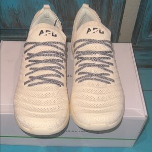 APL Cream and Gray Athletic ShoesAthletic Propusion Lab Men’s Shoes. Size 13.